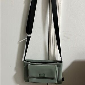 Sleek Green Crossbody Bag